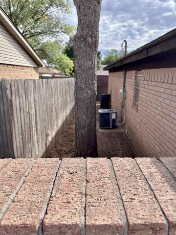 8205 LAREDO Trail, Amarillo, TX 79110