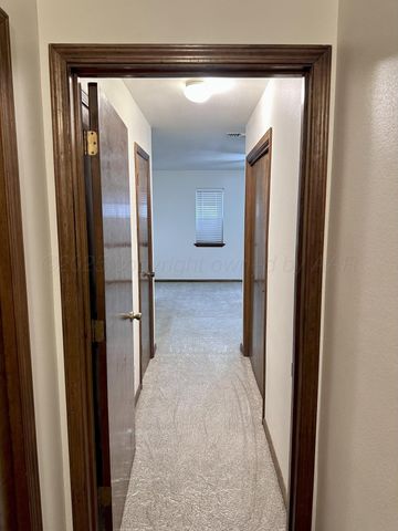 8205 LAREDO Trail, Amarillo, TX 79110