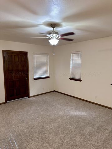 8205 LAREDO Trail, Amarillo, TX 79110