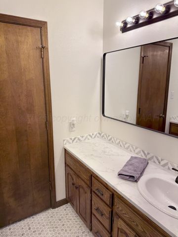 8205 LAREDO Trail, Amarillo, TX 79110