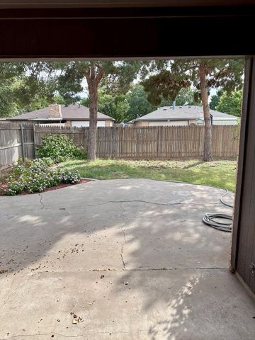 8205 LAREDO Trail, Amarillo, TX 79110