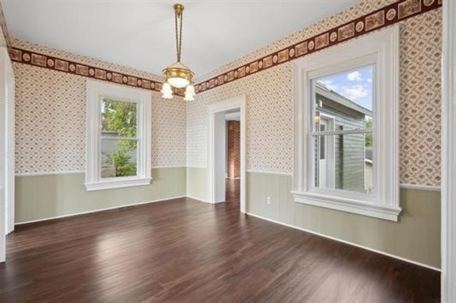 611 3rd Avenue NE, Independence, IA 50644