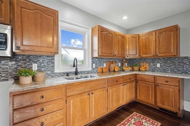 611 3rd Avenue NE, Independence, IA 50644