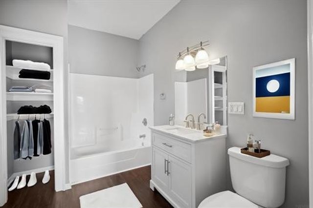 611 3rd Avenue NE, Independence, IA 50644