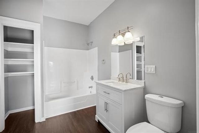 611 3rd Avenue NE, Independence, IA 50644