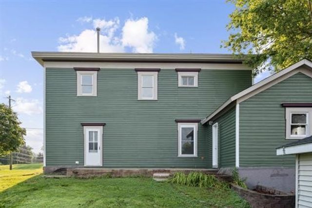 611 3rd Avenue NE, Independence, IA 50644