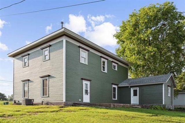 611 3rd Avenue NE, Independence, IA 50644