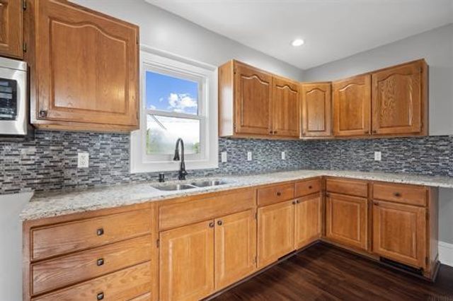 611 3rd Avenue NE, Independence, IA 50644