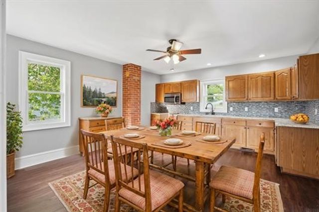 611 3rd Avenue NE, Independence, IA 50644