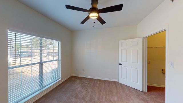 1600 N 9th Street B1R, Midlothian, TX 76065