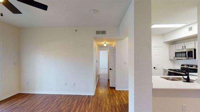 1600 N 9th Street B1R, Midlothian, TX 76065