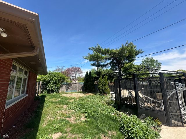 7121 Laurel Drive, Indianapolis, IN 46227