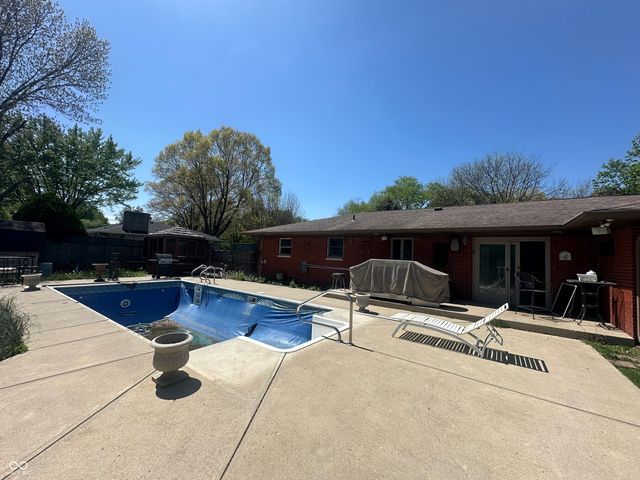 7121 Laurel Drive, Indianapolis, IN 46227