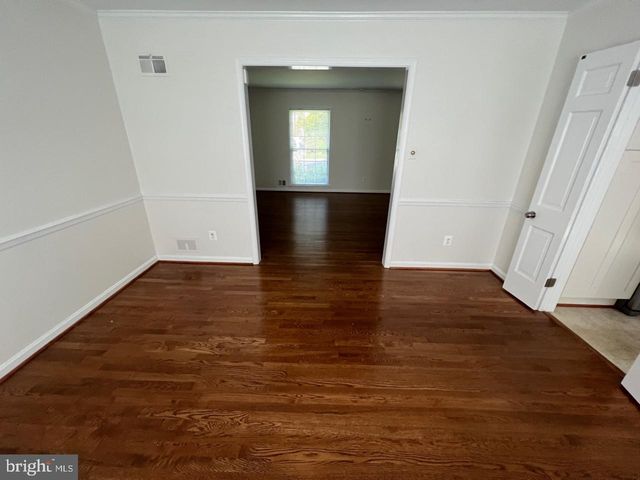 6407 KENHOWE DR, Bethesda, MD 20817