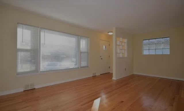 144 E Quincy Street, Riverside, IL 60546