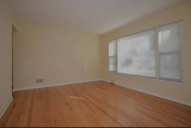 144 E Quincy Street, Riverside, IL 60546