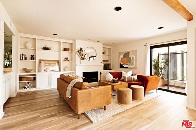1942 Grace Avenue 118, Los Angeles, CA 90068