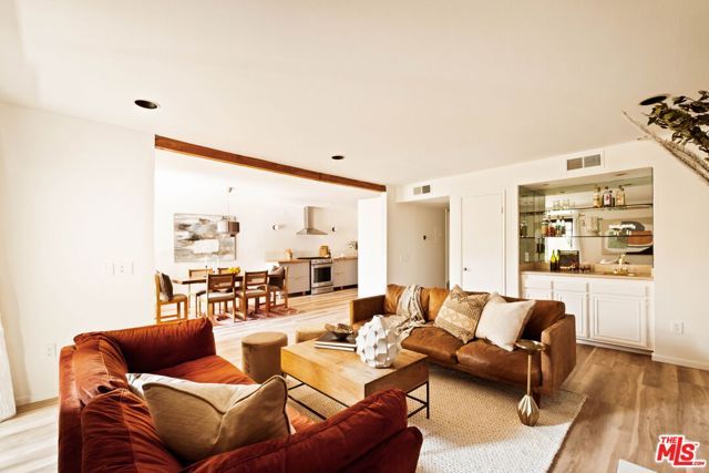 1942 Grace Avenue 118, Los Angeles, CA 90068