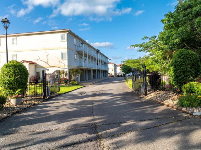 1380 Airport Rd Apt C2, Hot Springs, AR 71913