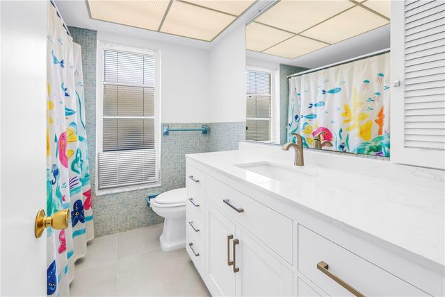2067 MASSACHUSETTS AVENUE NE, St Petersburg, FL 33703