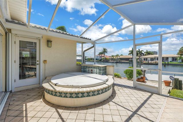 2067 MASSACHUSETTS AVENUE NE, St Petersburg, FL 33703