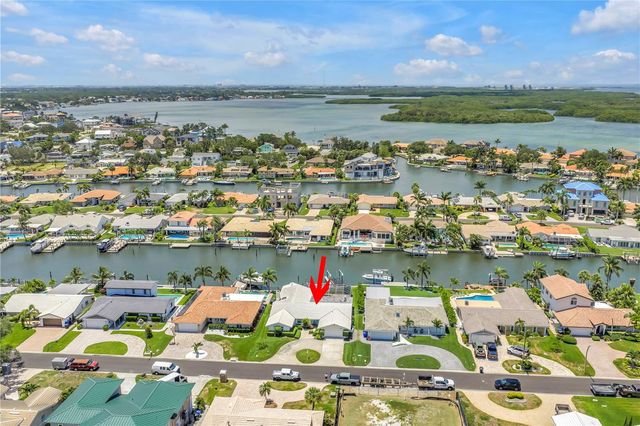 2067 MASSACHUSETTS AVENUE NE, St Petersburg, FL 33703