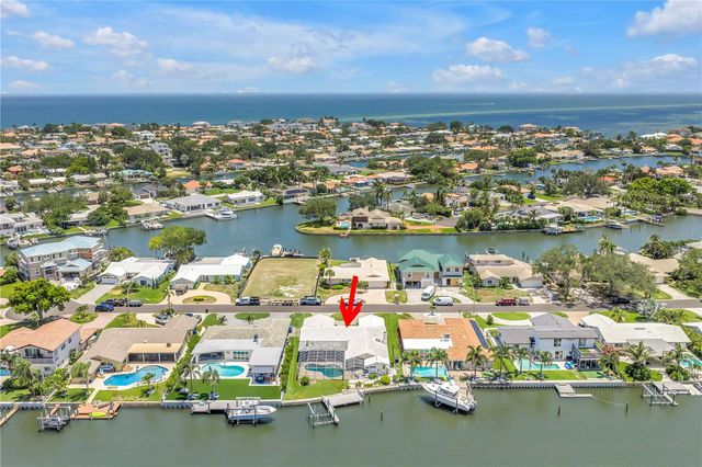 2067 MASSACHUSETTS AVENUE NE, St Petersburg, FL 33703