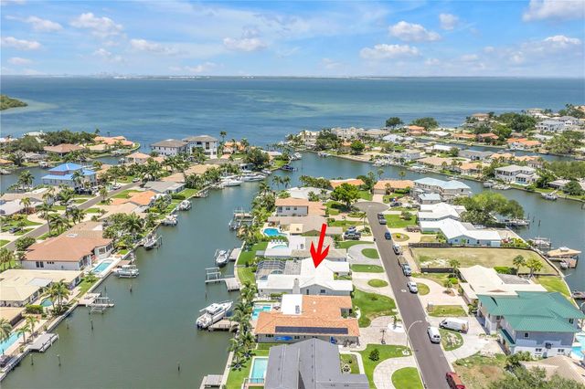 2067 MASSACHUSETTS AVENUE NE, St Petersburg, FL 33703
