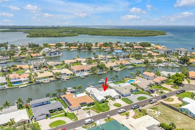 2067 MASSACHUSETTS AVENUE NE, St Petersburg, FL 33703