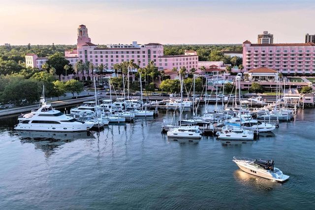 2067 MASSACHUSETTS AVENUE NE, St Petersburg, FL 33703