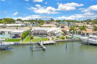 2067 MASSACHUSETTS AVENUE NE, St Petersburg, FL 33703