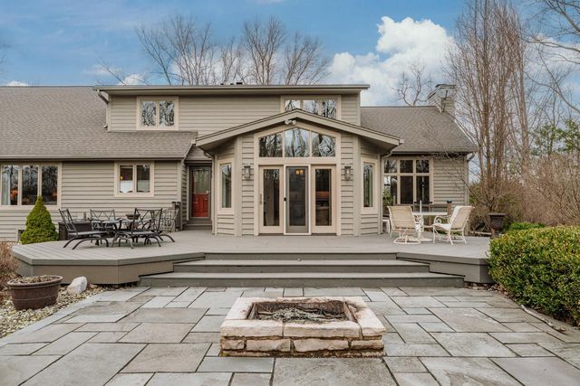 18875 Black Forest DRIVE, Brookfield, WI 53045
