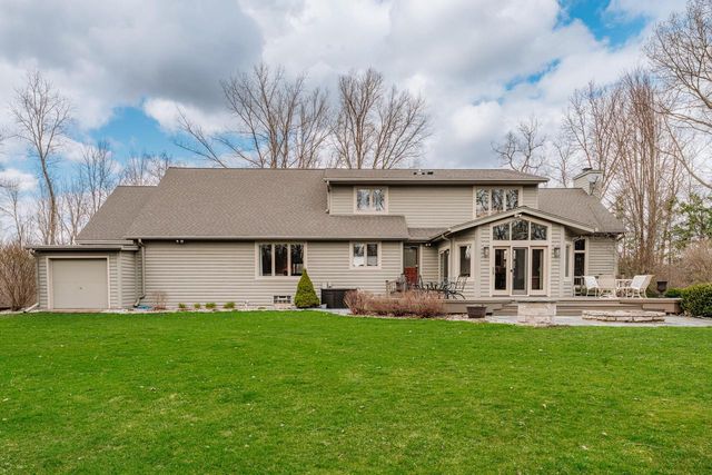 18875 Black Forest DRIVE, Brookfield, WI 53045