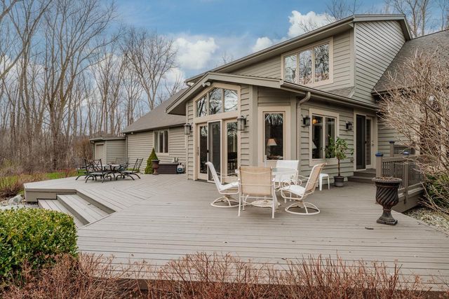 18875 Black Forest DRIVE, Brookfield, WI 53045