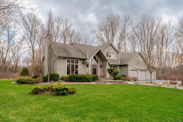 18875 Black Forest DRIVE, Brookfield, WI 53045