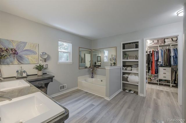 4430 Sedona Drive, Clarkston, MI 48348