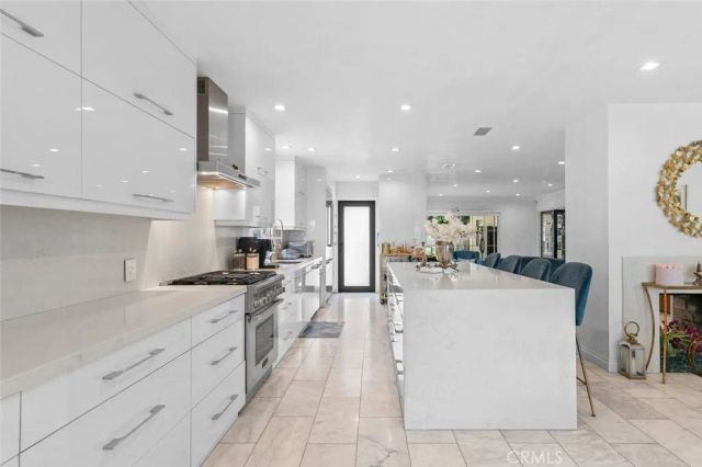 2640 N Keystone Street, Burbank, CA 91504