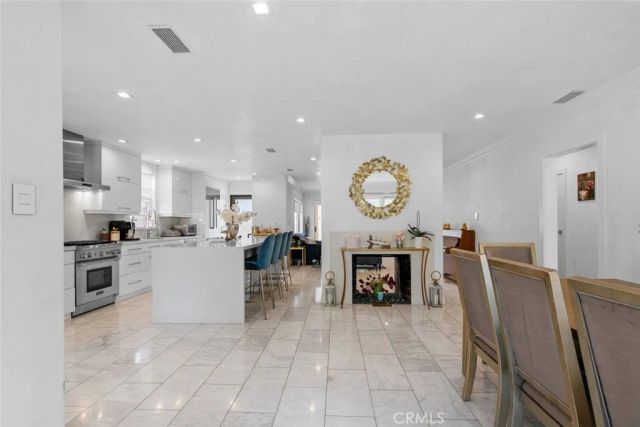 2640 N Keystone Street, Burbank, CA 91504