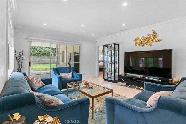 2640 N Keystone Street, Burbank, CA 91504