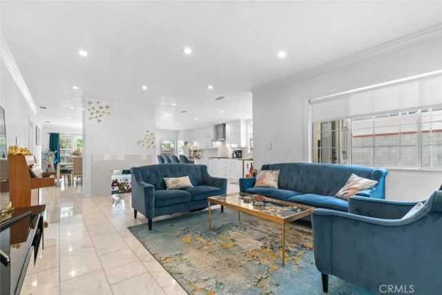 2640 N Keystone Street, Burbank, CA 91504