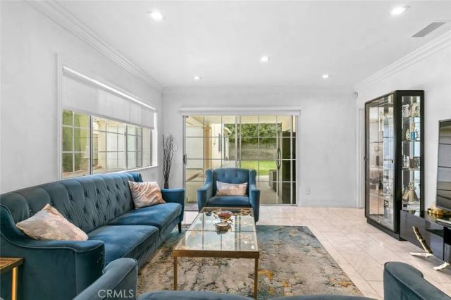 2640 N Keystone Street, Burbank, CA 91504