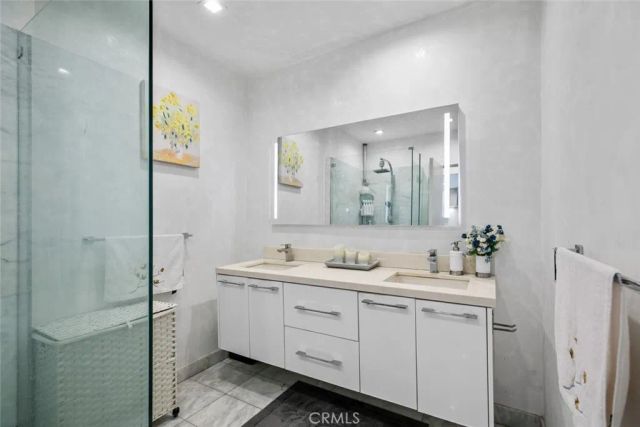 2640 N Keystone Street, Burbank, CA 91504