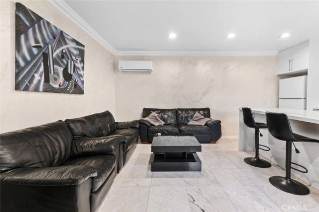 2640 N Keystone Street, Burbank, CA 91504