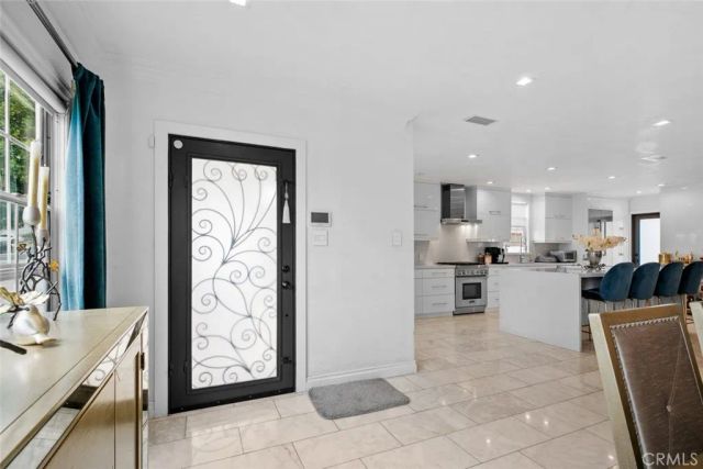 2640 N Keystone Street, Burbank, CA 91504