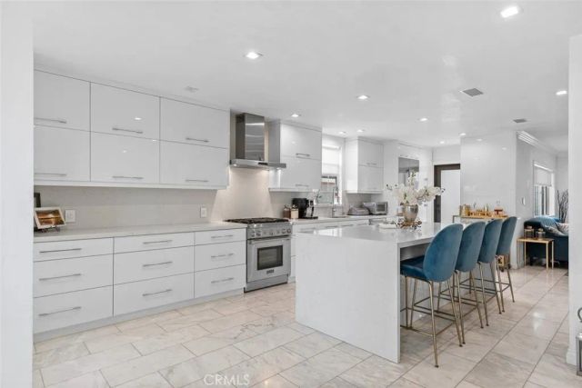 2640 N Keystone Street, Burbank, CA 91504