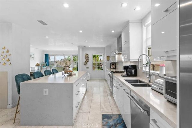 2640 N Keystone Street, Burbank, CA 91504