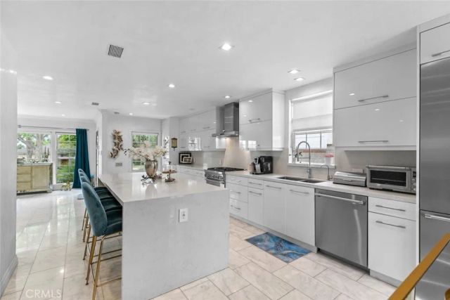 2640 N Keystone Street, Burbank, CA 91504