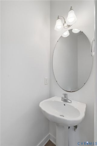 5591 Scotsview Dr, New Kent, VA 23140