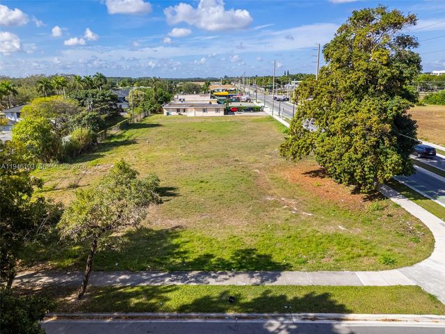 945 W Lucy Street, Florida City, FL 33034