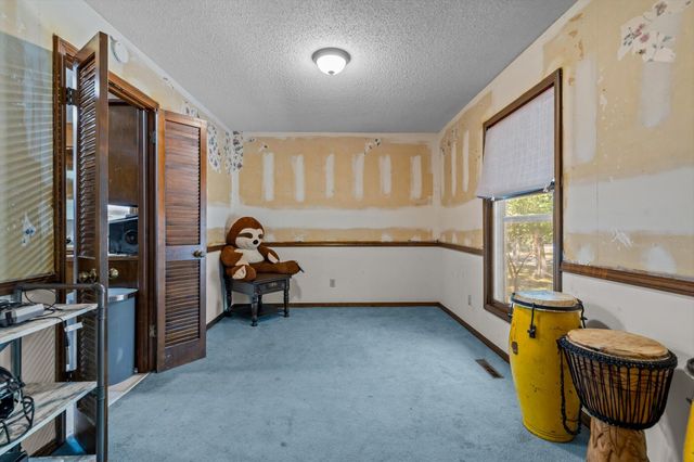 809 Washington Street, Strafford, MO 65757